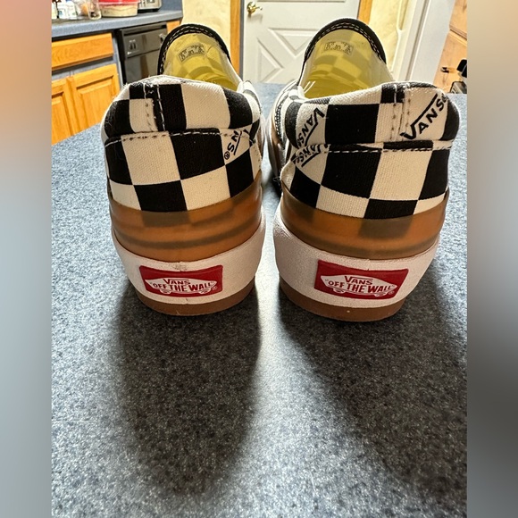 Brand new The viral “Vans” women’s size 7 1/2.
These are super popular - Picture 4 of 6